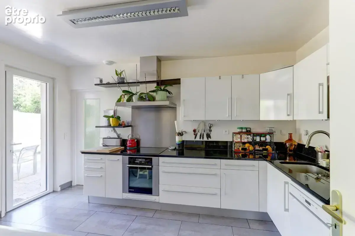 Maison familiale Ceyrat, 140 m², 6 pièces, 5 chambres, 2 terrasses, terrain 1 036 m² - photo 8