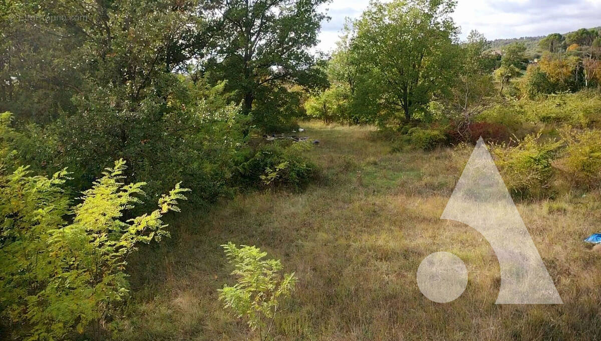 Terrain à VILLECROZE