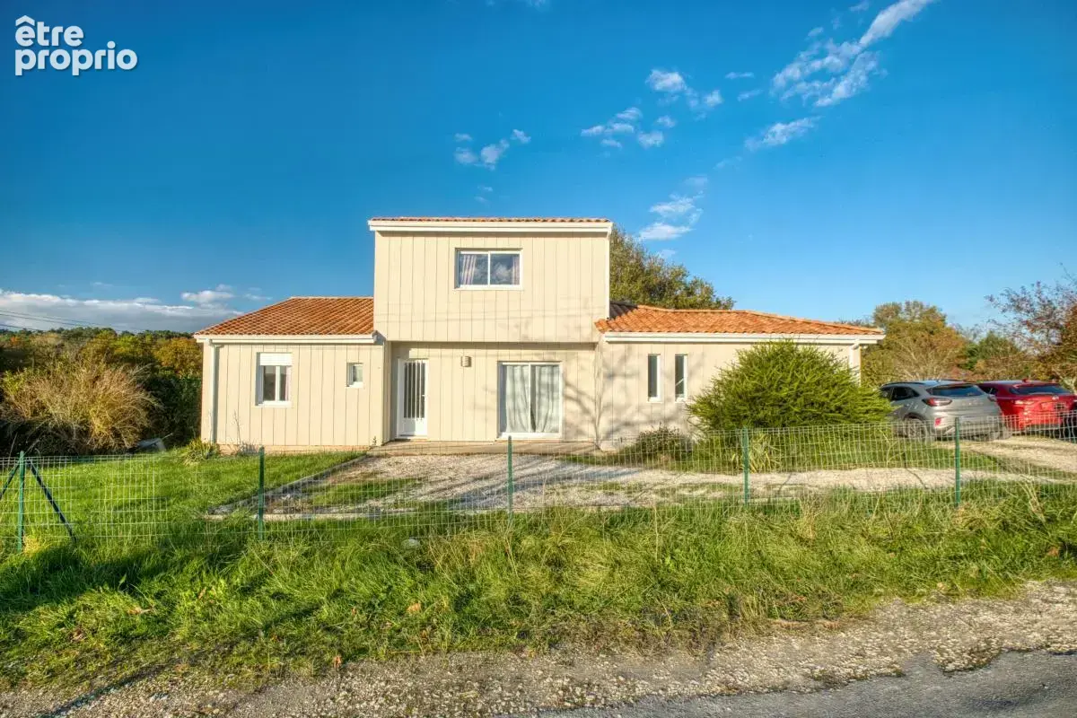Maison à BIRAS
