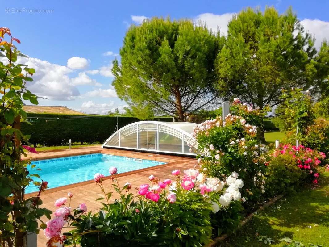 Maison à BRIZAMBOURG