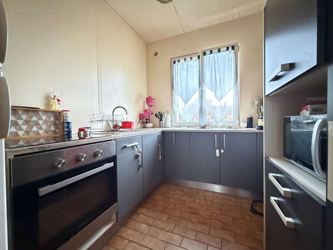 Maison à 10 mn de Bueil dans un village avec école et commerce à pieds - photo 2