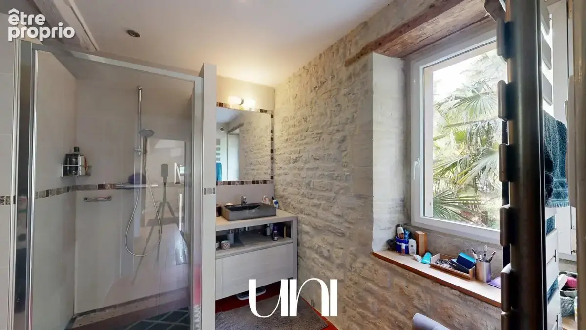 Maison T5 de 134 m2 sur terrain de 353 m2 et dépendances - photo 8