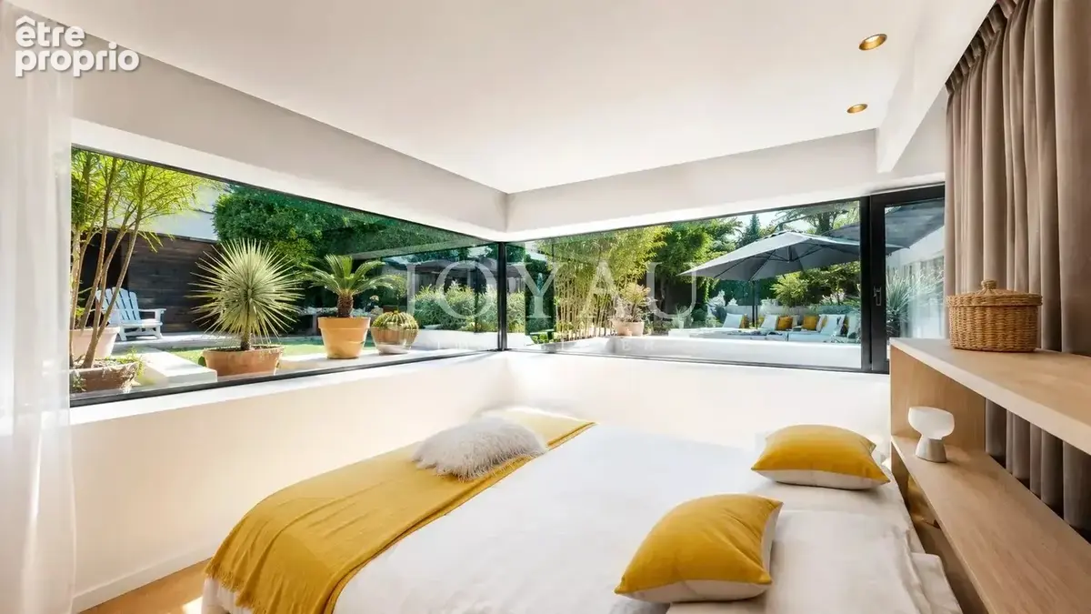 Appartement T4 en Rez-de-jardin avec piscine et garage - Côte Pavée - photo 8