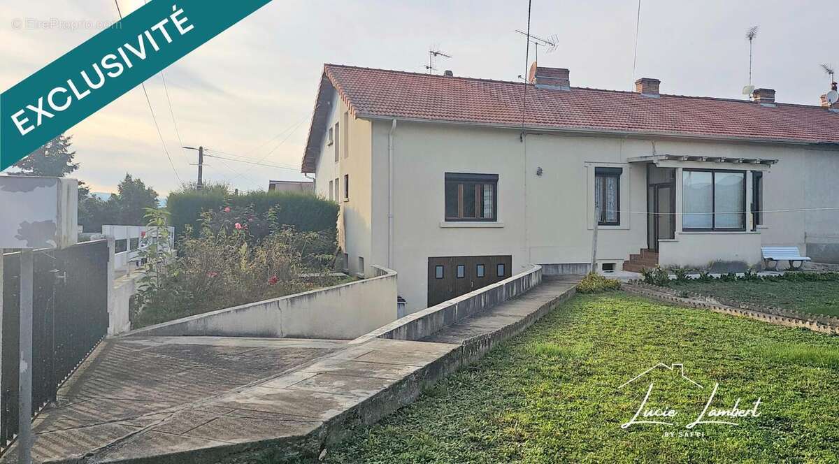 Photo 2 - Maison à AUZAT-LA-COMBELLE