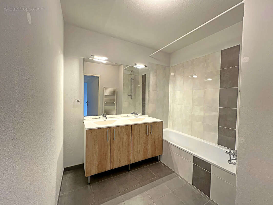 Royan : Appartement Lumineux avec Terrasse - Calme & Modernité - photo 12