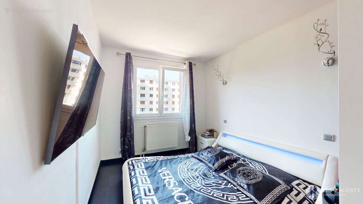 Appartement à SAINT-MARTIN-D'HERES