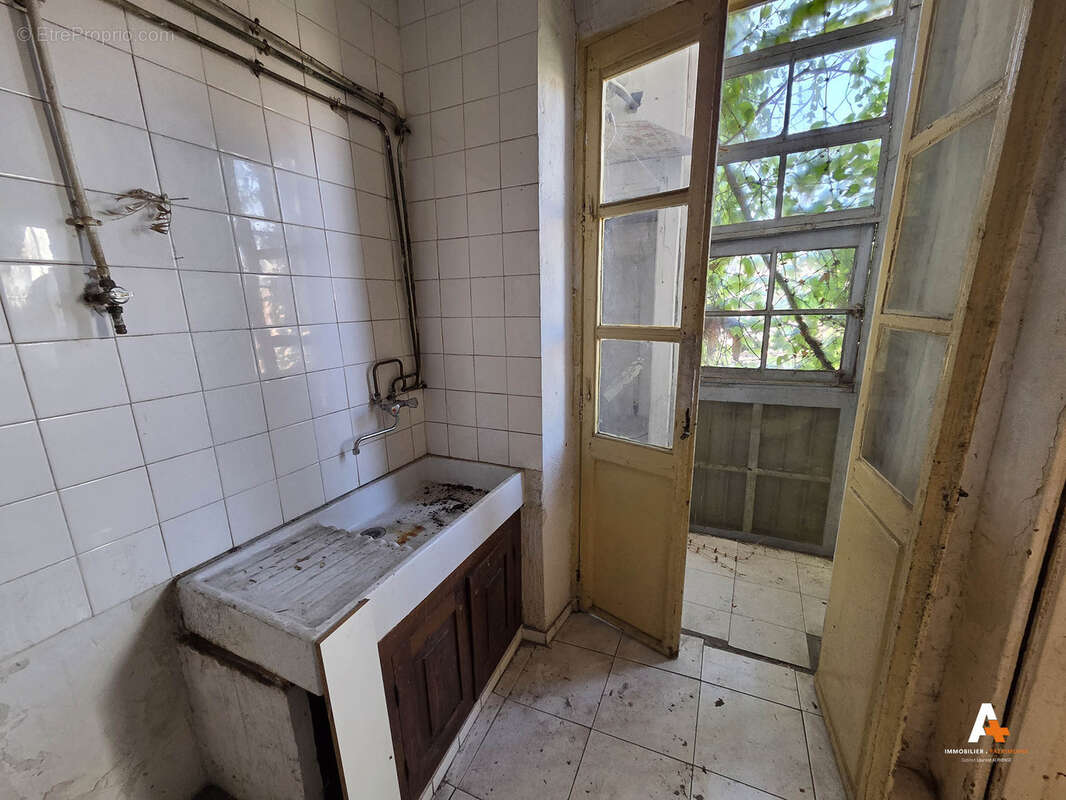 Appartement à MARSEILLE-1E