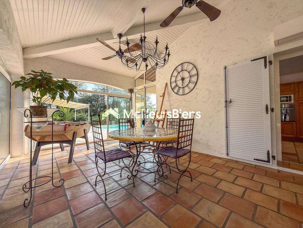 Maison à ROQUEBRUNE-SUR-ARGENS