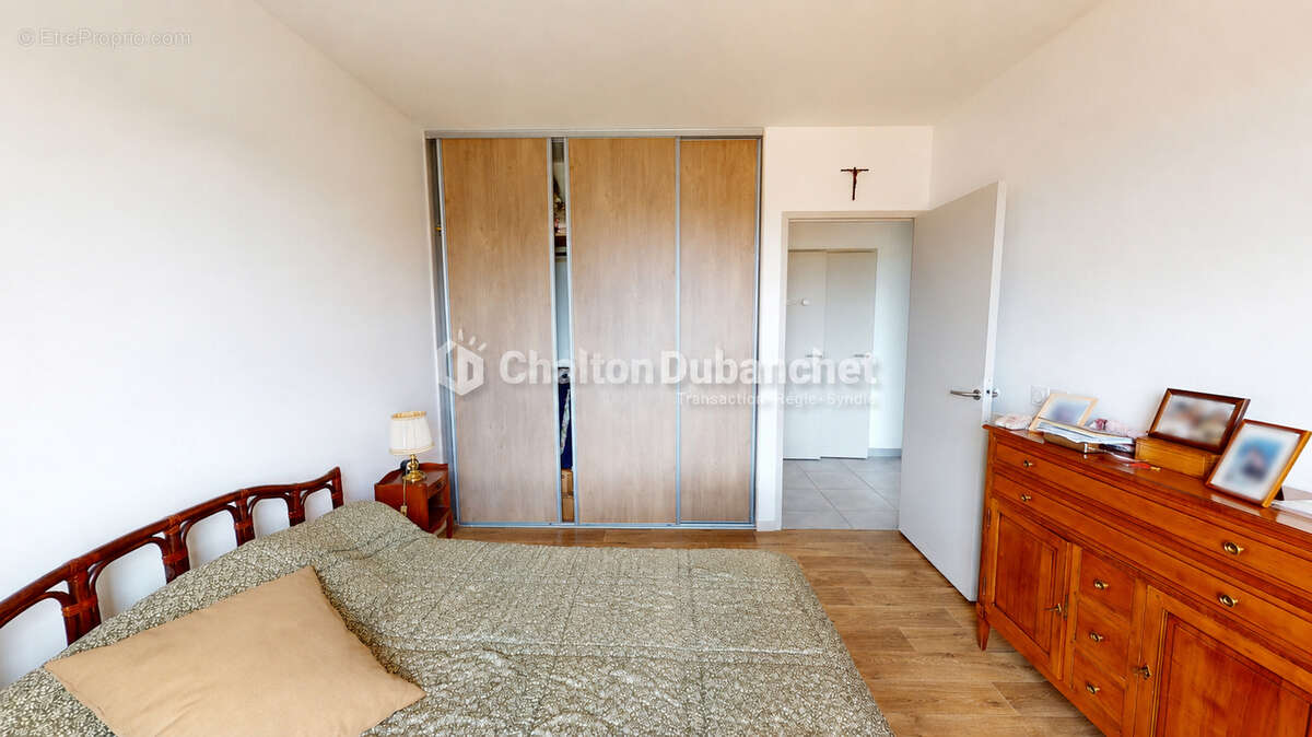 Appartement à RENAISON