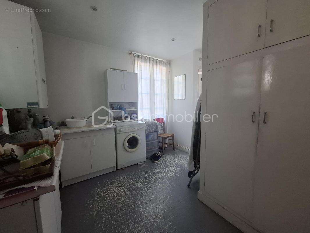 Authentique girondine 260 m² – Terrain arboré de 2 500 m² – Sainte-Terre (33350) - photo 9