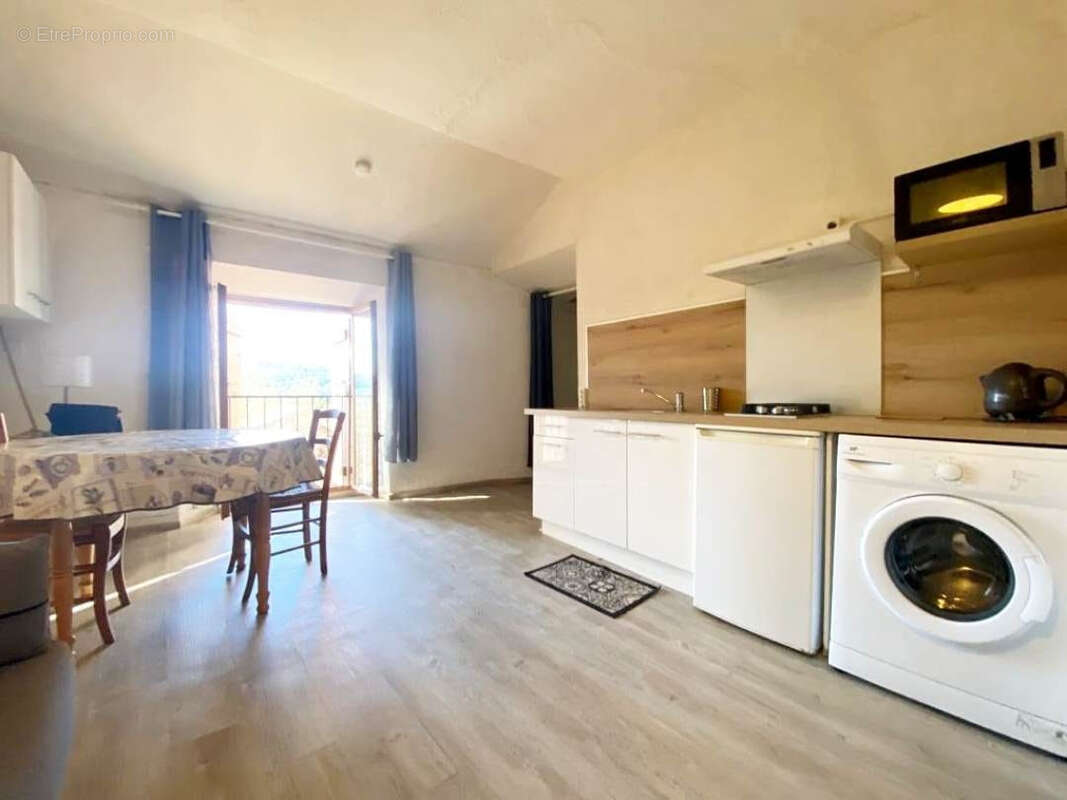 Maison à FONTCOUVERTE