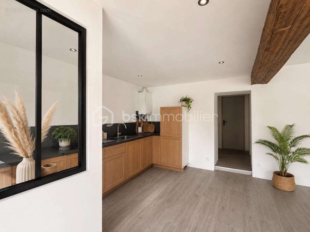 *** Nouveauté en Exclusivité: Coup de cœur assuré pour cette jolie Maison entièrement rénovée avec sa dépendance dans un secteur - photo 2