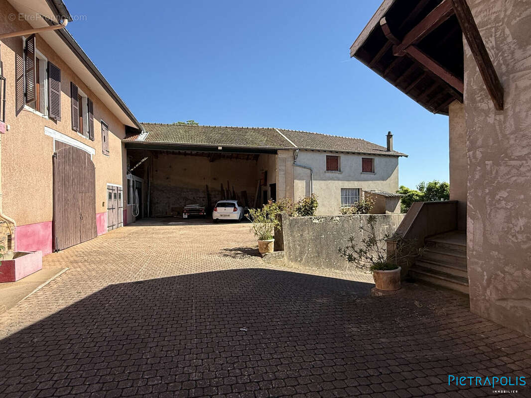 Maison 151 m² à Vauxrenard  - photo 4