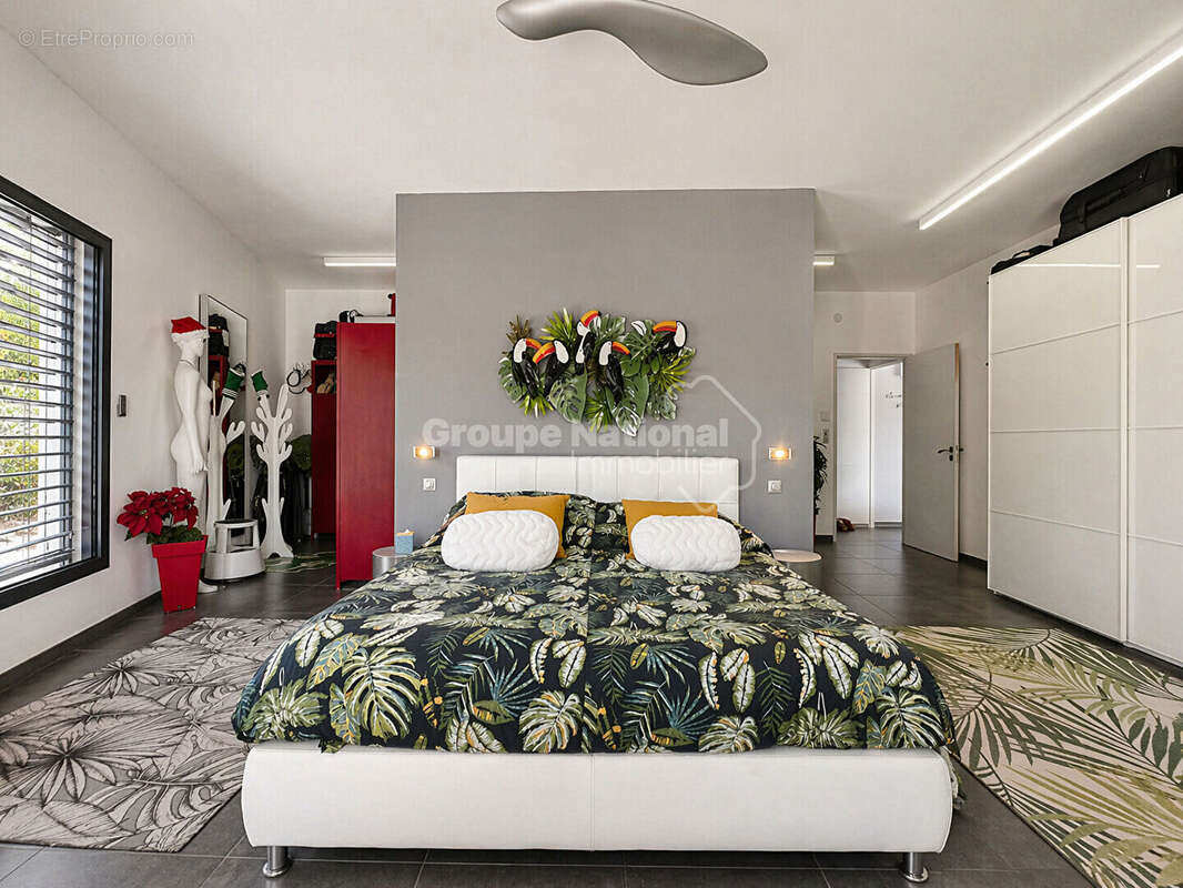Villa contemporaine de 168 m²  3 chambres  60 m² d'espace de viePrestations haut de gamme  Piscine - photo 10