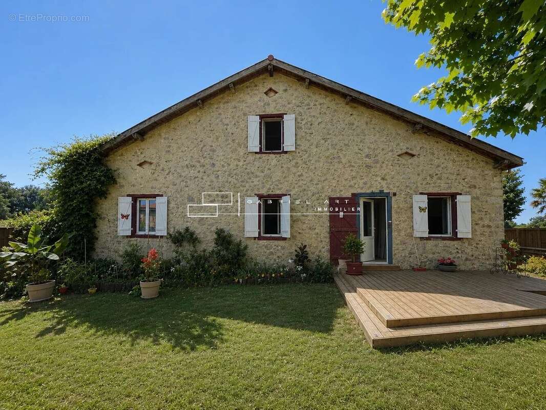 Maison à SAUBRIGUES
