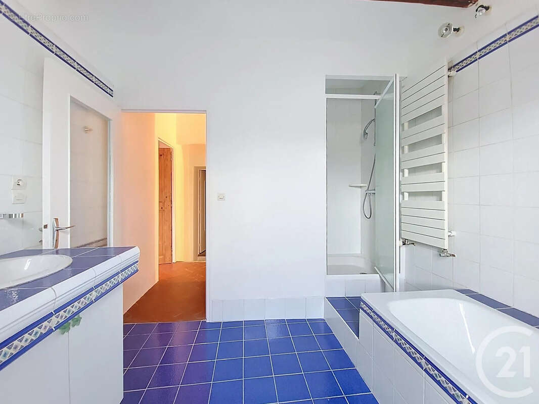 Maison à MORIERES-LES-AVIGNON