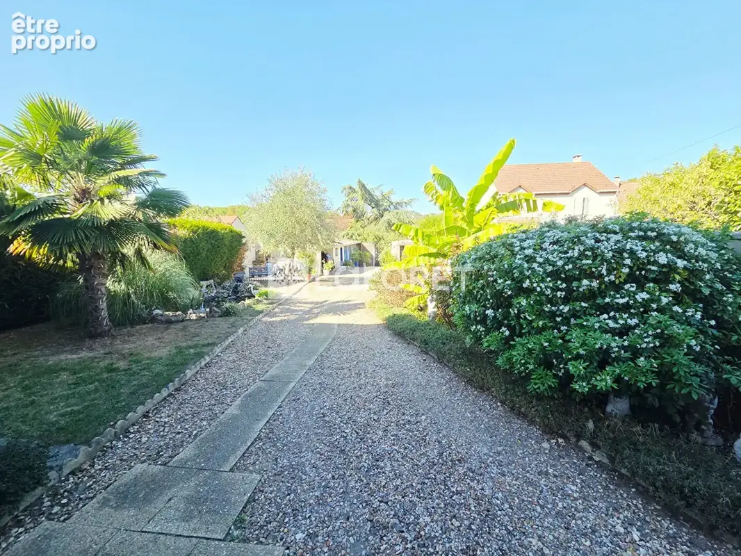 Maison de caractère - 148 m2 - 7 pièces - photo 2