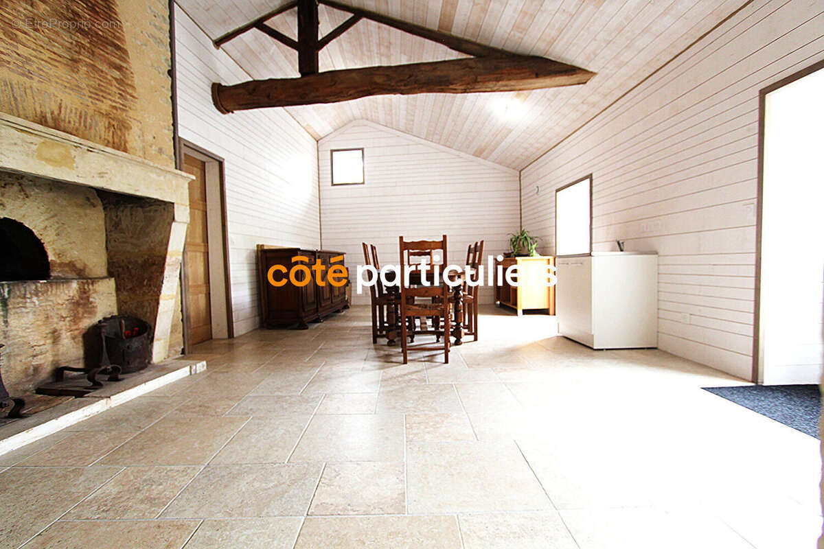 Maison à VOUILLE-LES-MARAIS