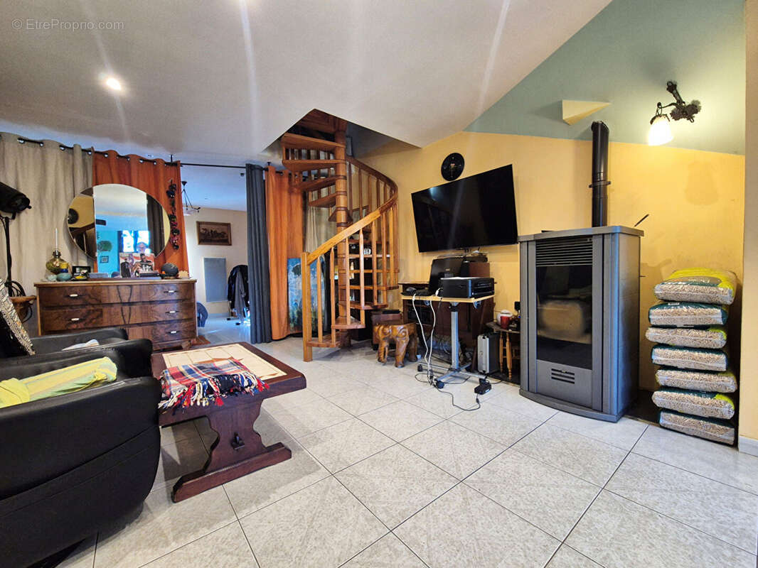 Maison à PAGNY-SUR-MEUSE