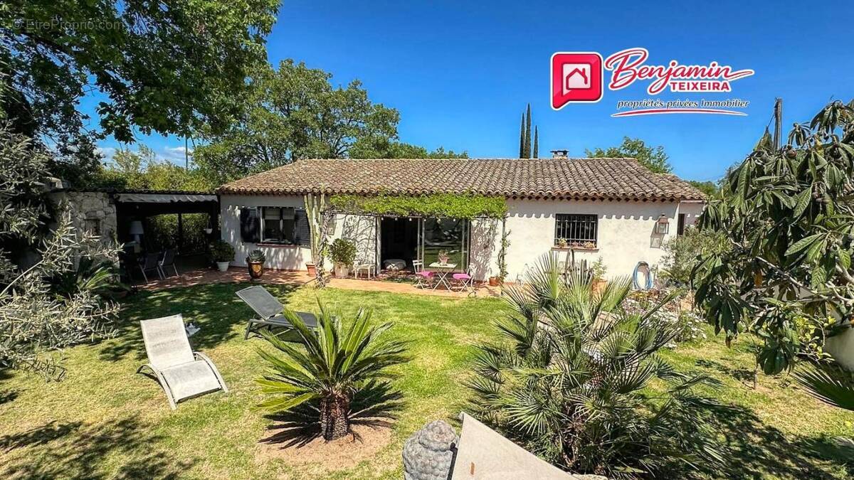 Maison à ROQUEBRUNE-SUR-ARGENS