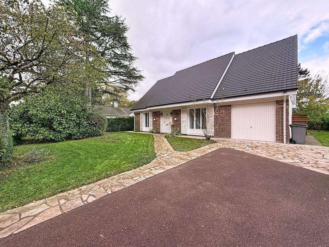 Maison à VOISINS-LE-BRETONNEUX