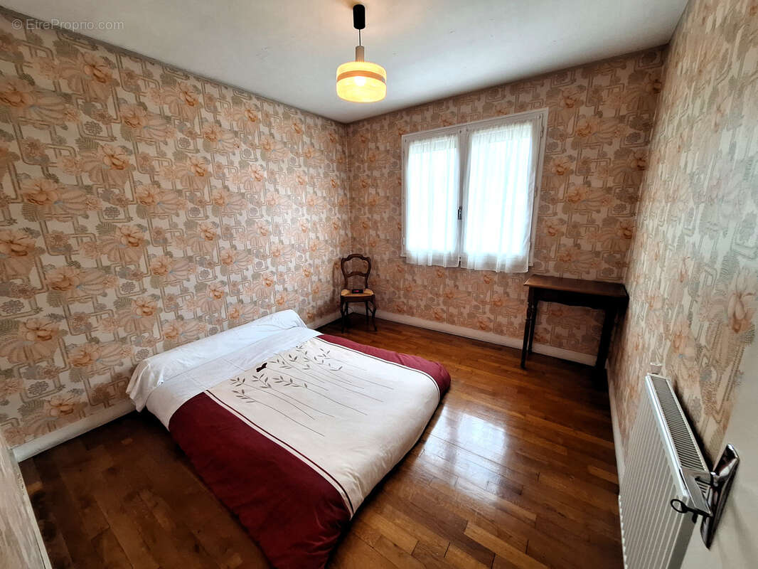 Maison à PARON
