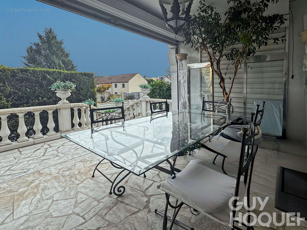 Maison à FONTENAY-LE-FLEURY