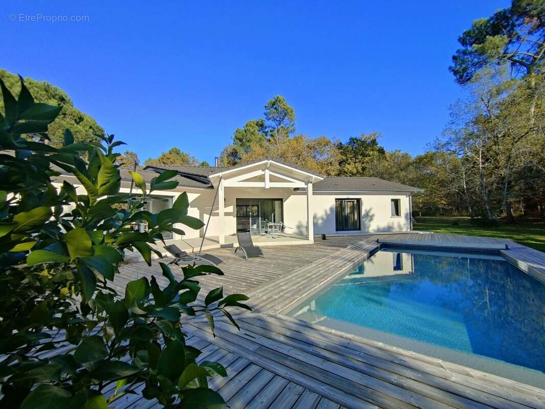 Maison à CABANAC-ET-VILLAGRAINS