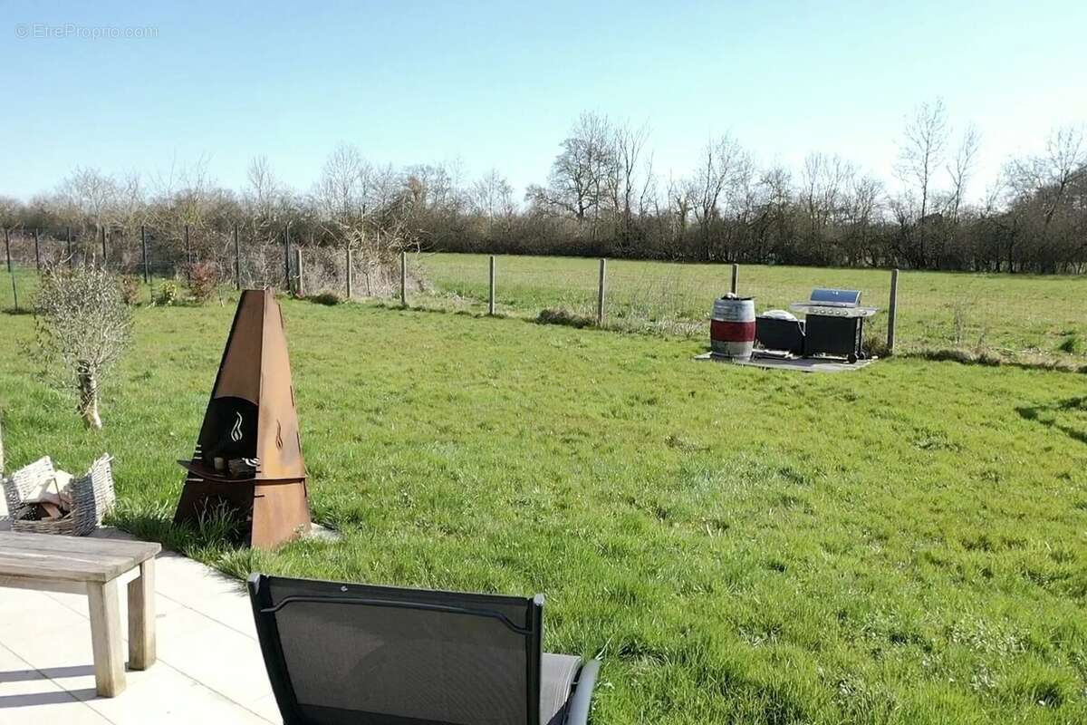 Maison à SAINT-PIERRE-SUR-DIVES