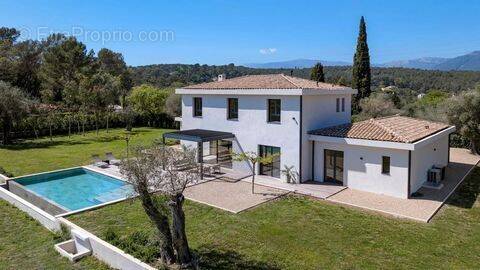 Maison à ROQUEFORT-LES-PINS
