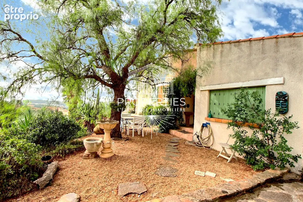 Bormes - villa vue mer - 164 m² - plain -pied- 6 pieces  - garage - photo 9