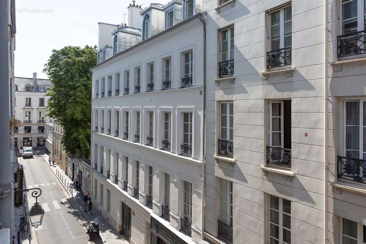 Appartement à PARIS-7E