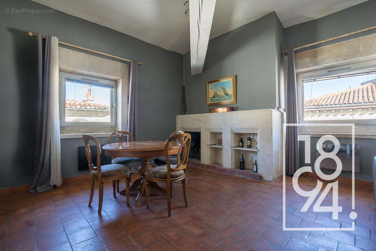 Appartement à MARSEILLE-1E