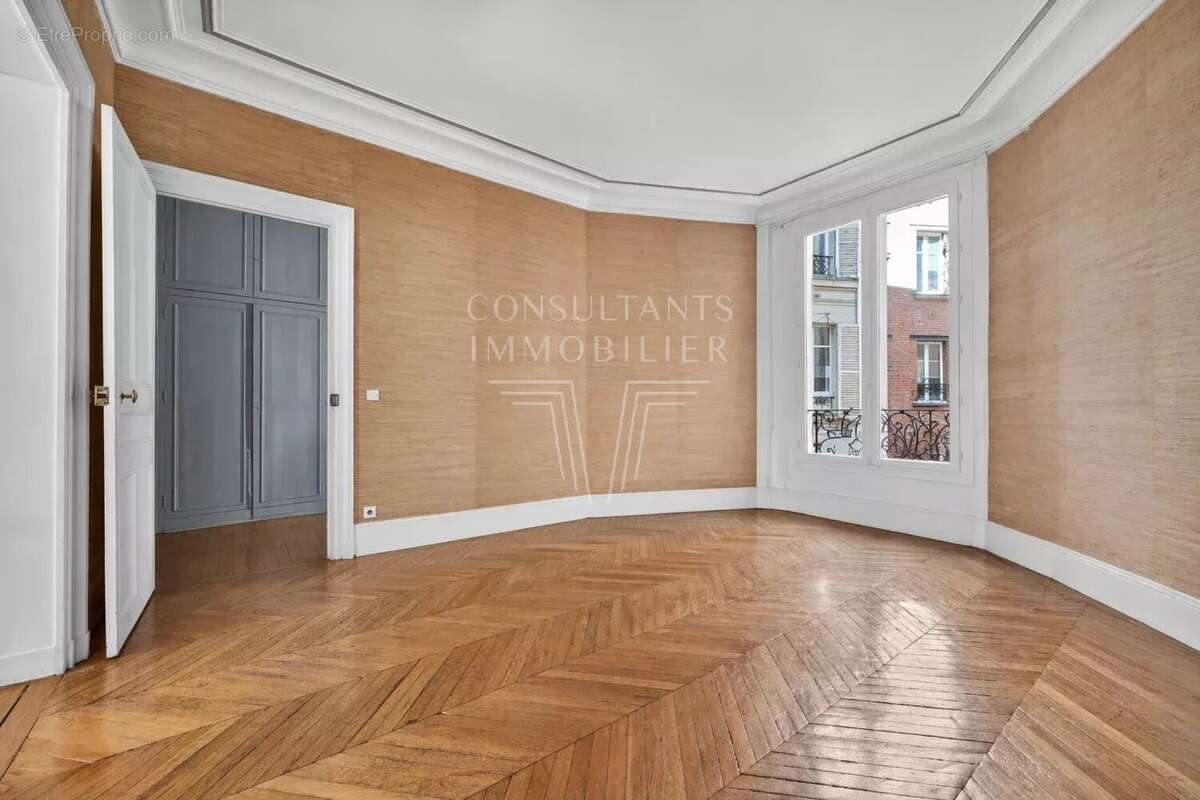 Appartement à PARIS-6E
