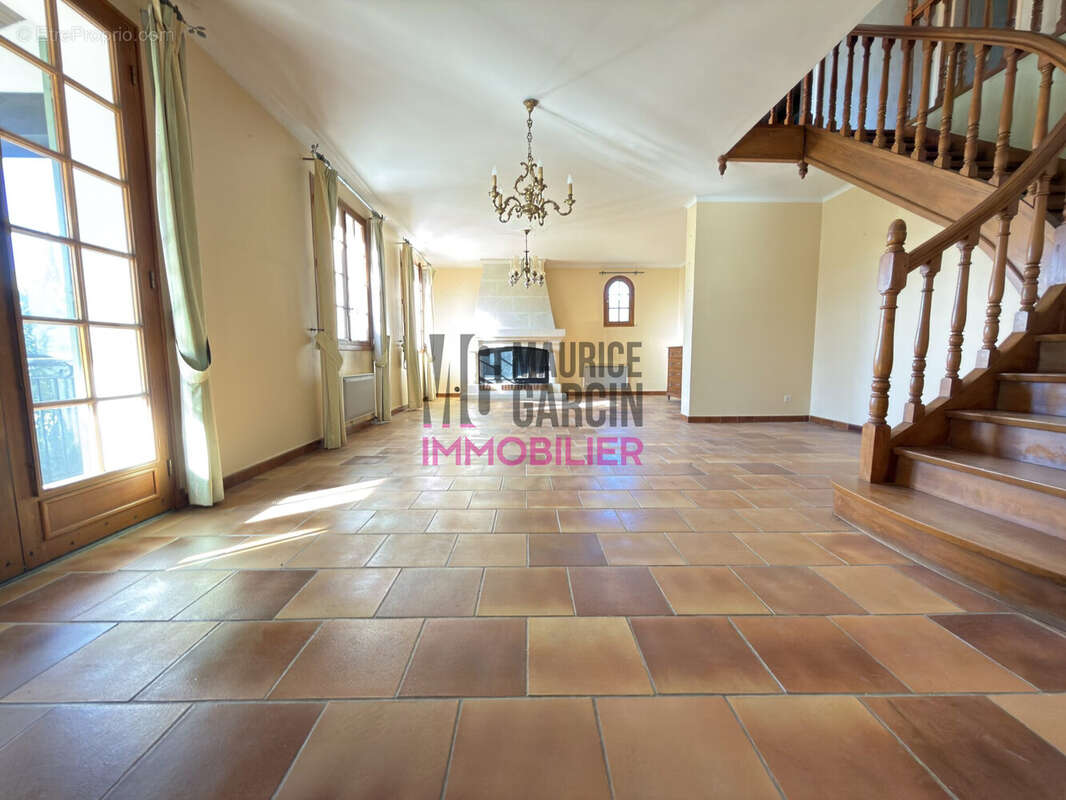 Maison à LORIOL-DU-COMTAT