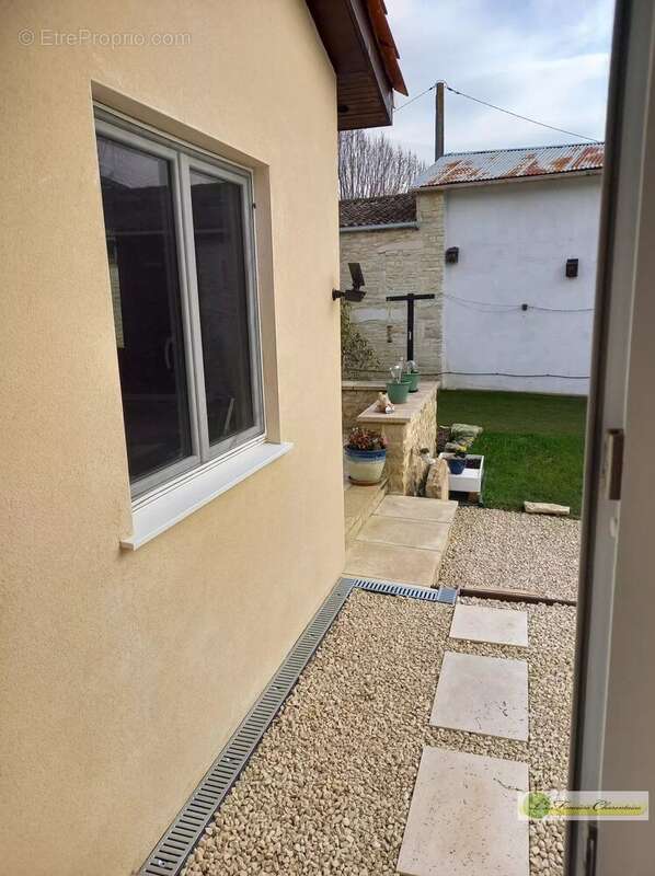 Maison à SAINT-FRAIGNE