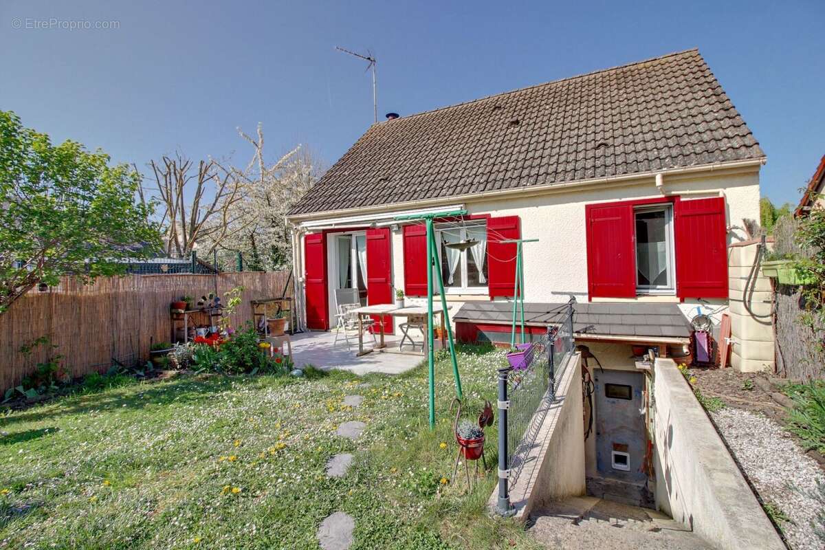 Maison à LES MUREAUX