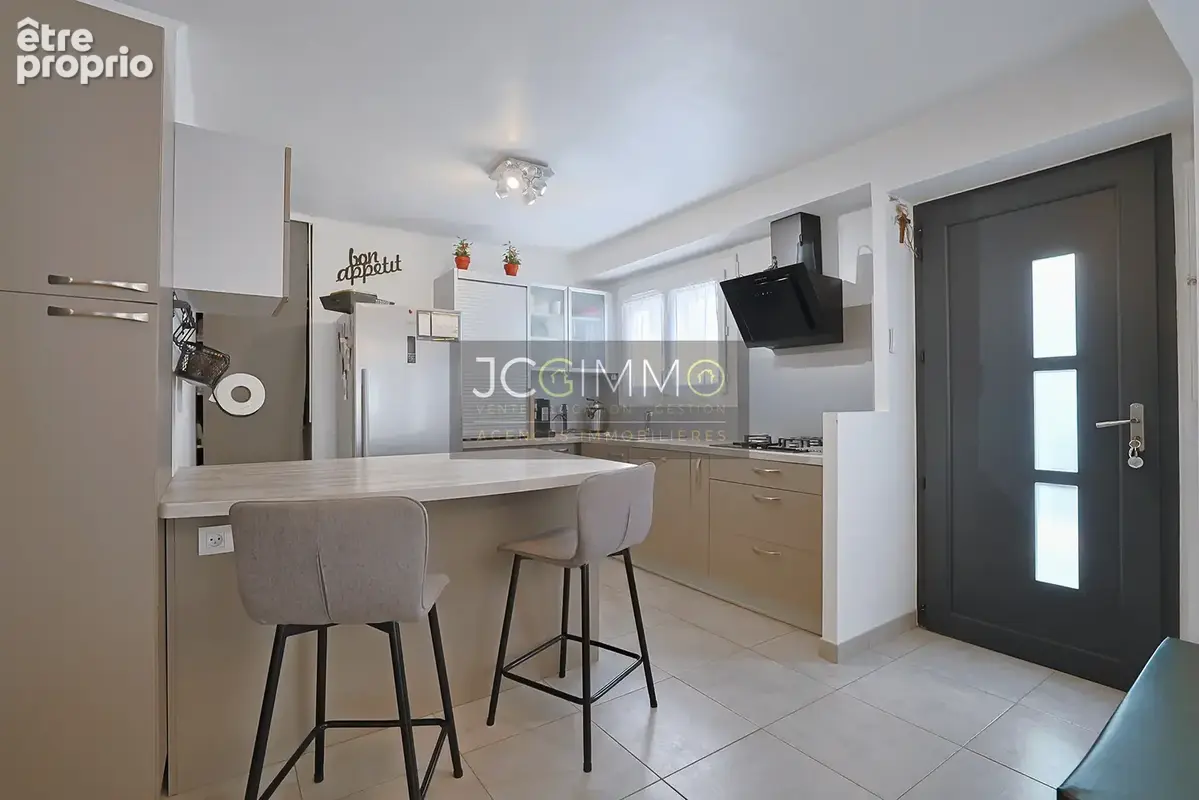 Maison composée de 3 appartements au Cap Brun - photo 19