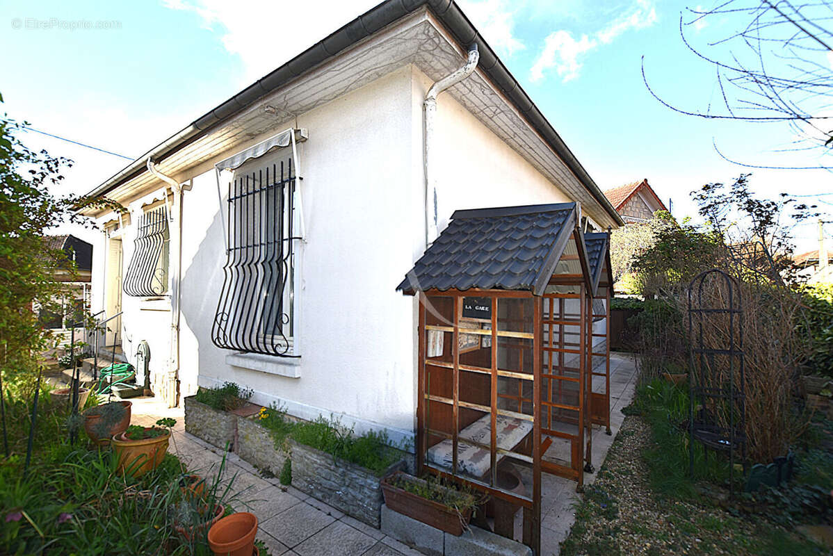 Maison à COMBS-LA-VILLE