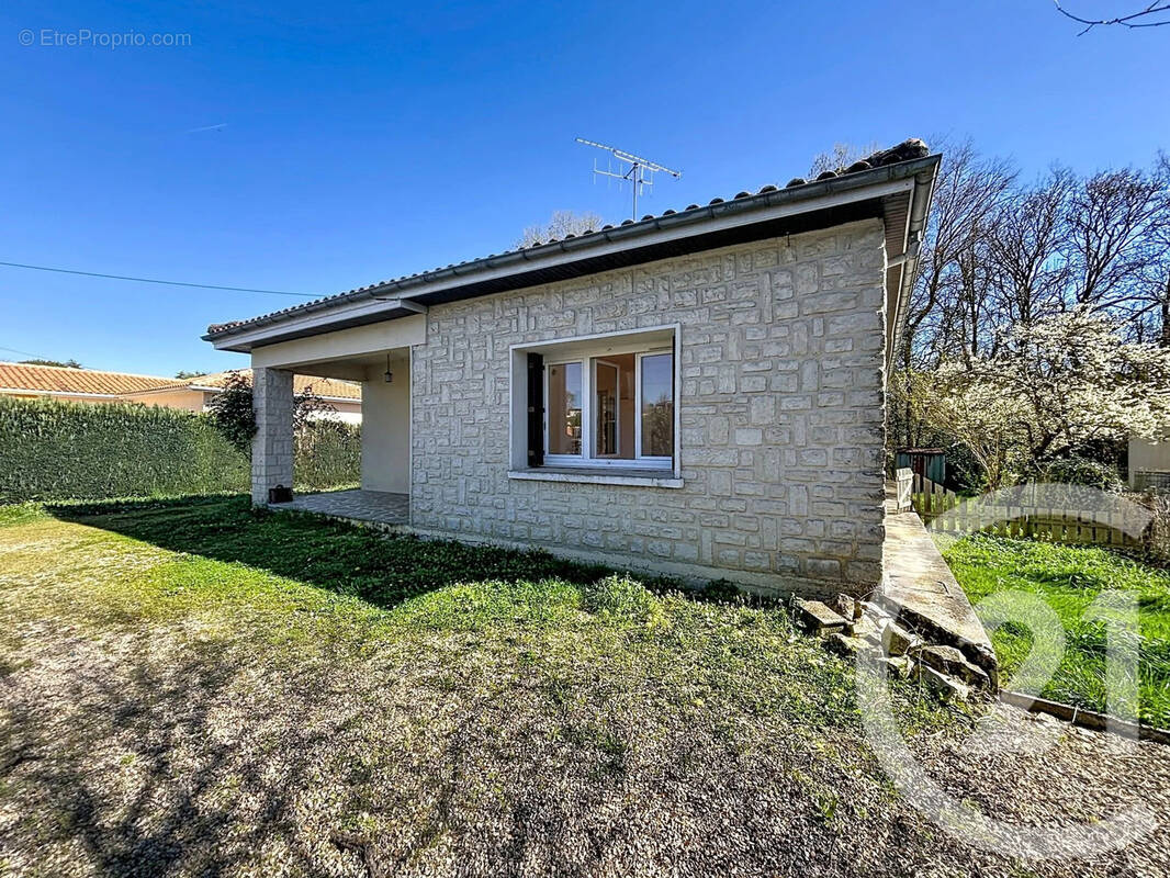 Maison à LINARS