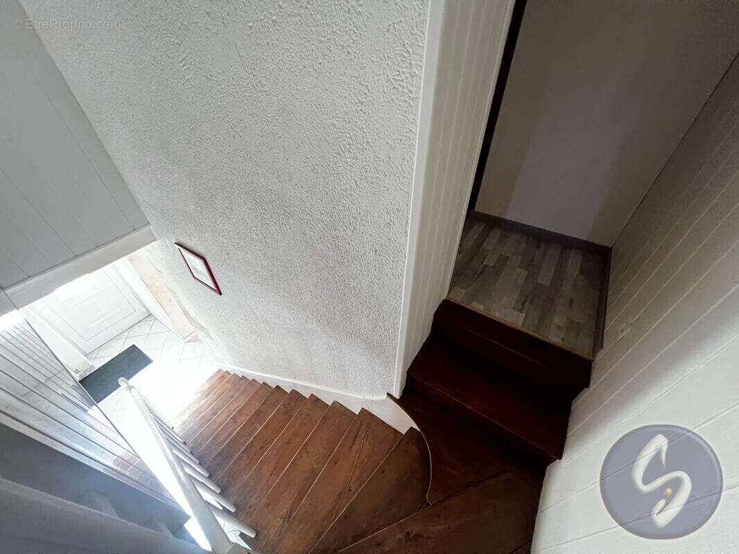 Maison à AZAY-LE-BRULE