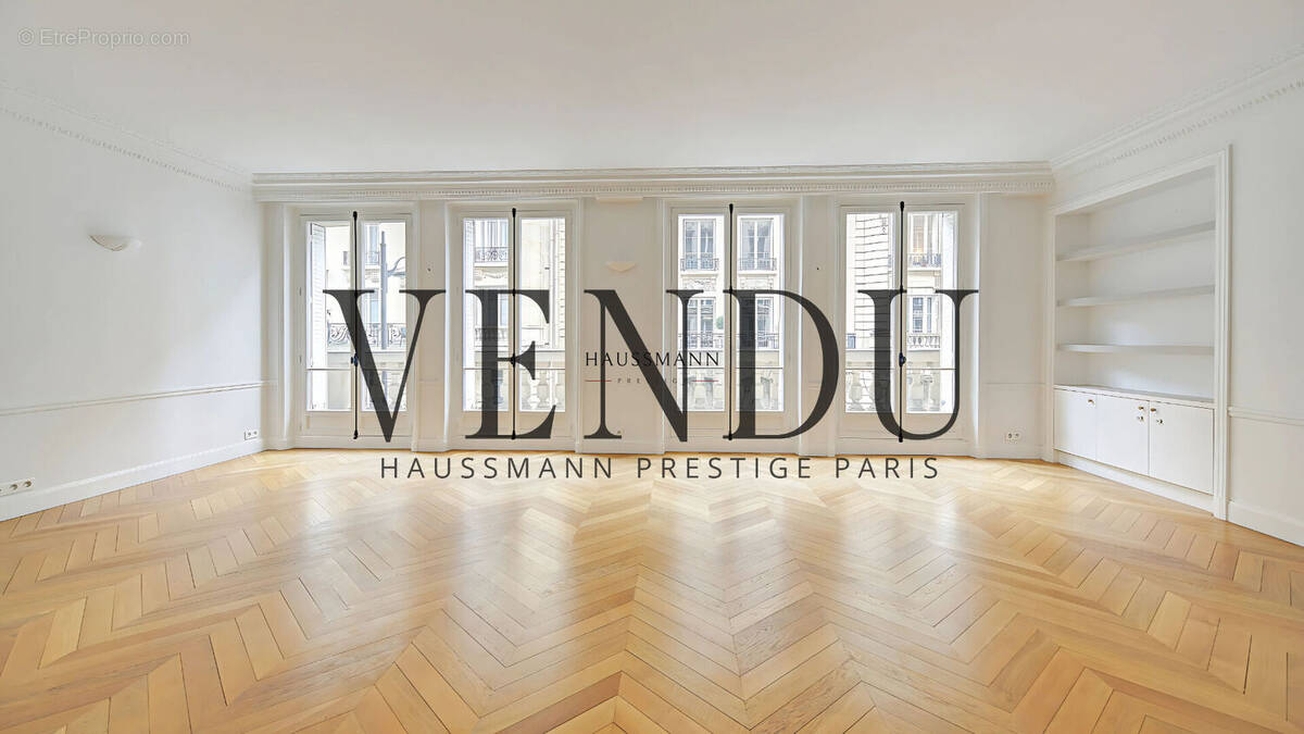 Appartement à PARIS-17E