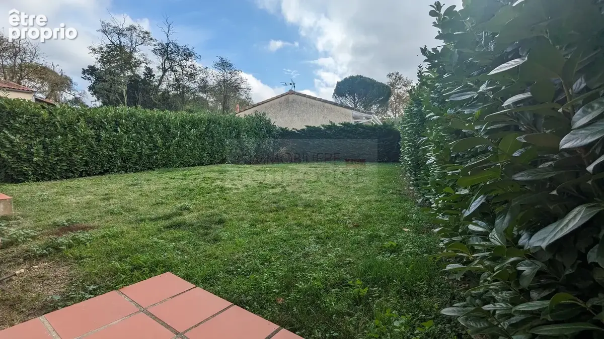 Centre Roquettes :Maison avec 315 m2 Jardin - photo 3