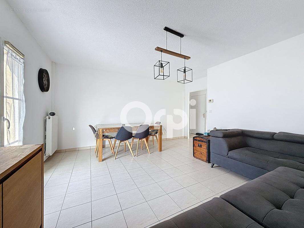 Appartement à ROQUEBRUNE-SUR-ARGENS