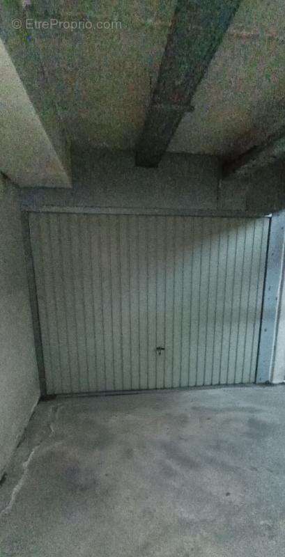 Parking / box Montigny Le Bretonneux 14 m2 - photo 3