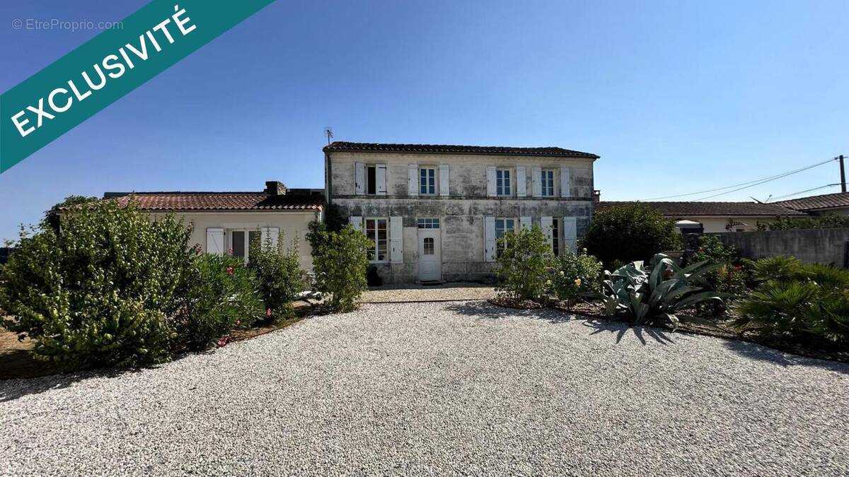 Photo 1 - Maison à CHANIERS