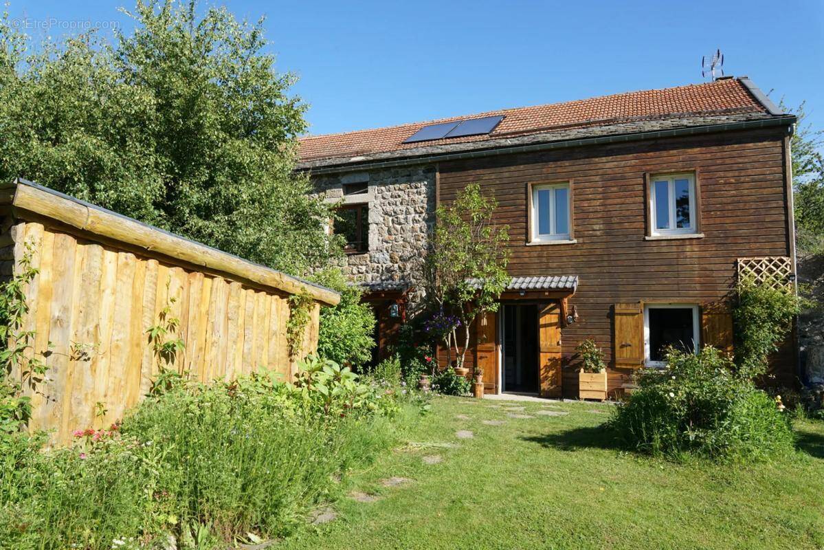 Maison à SAINT-AGREVE