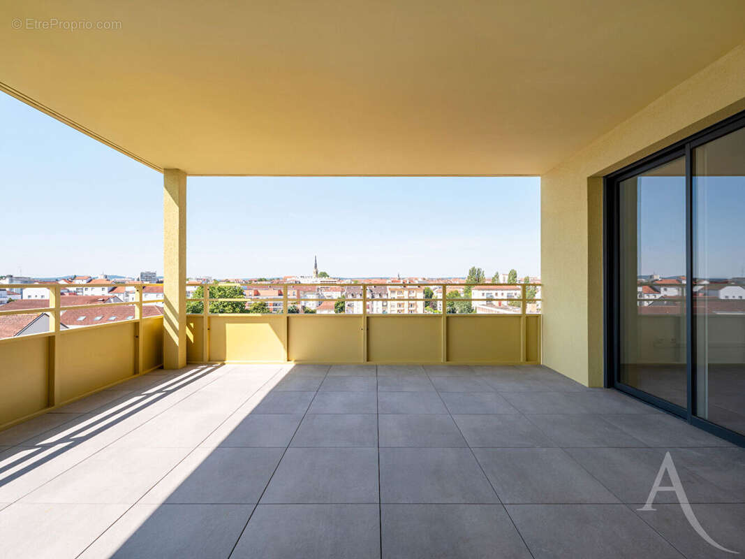 A VENDRE ! Appartement T5 avec terrasse en attique - photo 4
