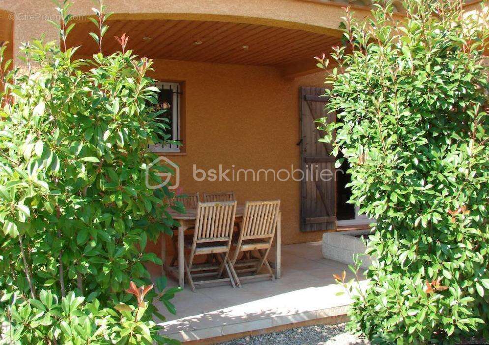 Appartement de 33 m2 avec piscine, place de parking et cave - photo 3