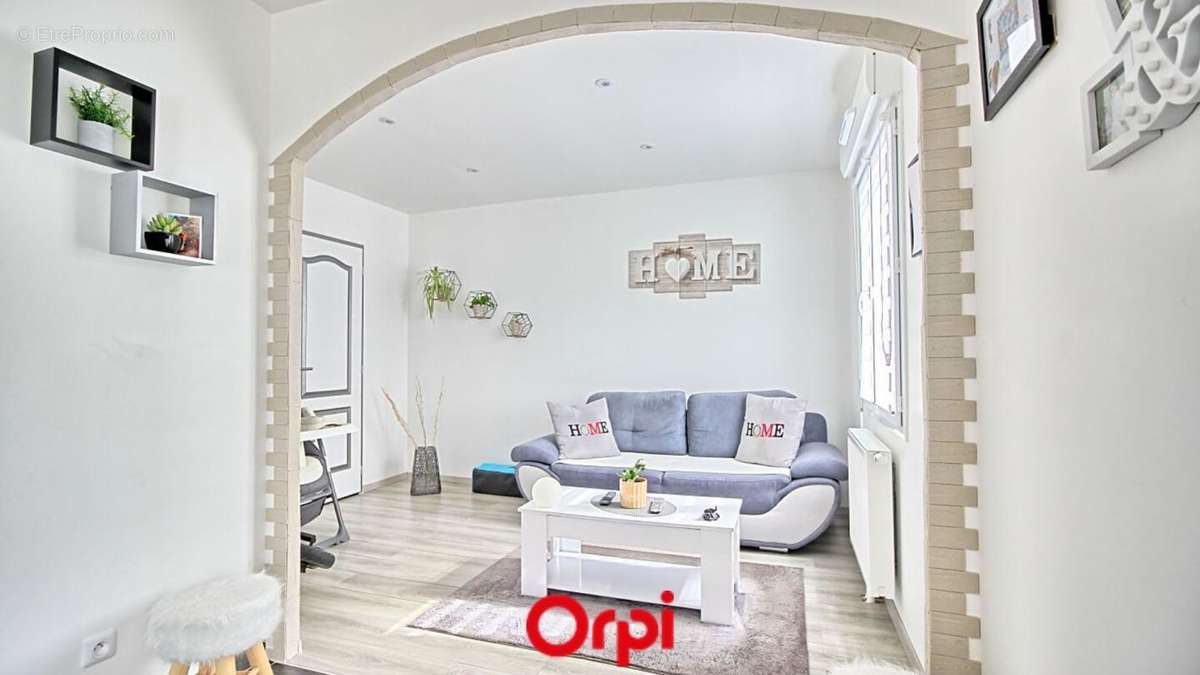 Maison à GRANDVILLERS-AUX-BOIS